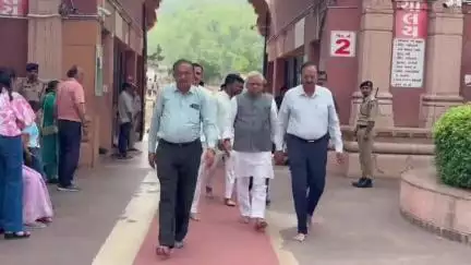 ભિલોડા: મંત્રી ભીખુસિંહ પરમારના જન્મ દિવસે શામળાજી ખાતે શામળ્યાના દર્શન કર્યા.