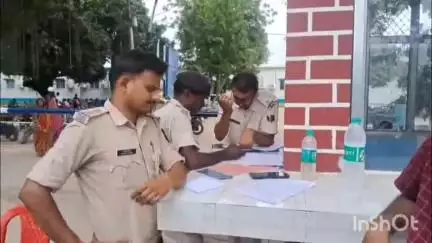 अररिया: अररिया में एनएच 47 पर डोरिया सोनापुर के समीप दो ट्रकों की भीषण टक्कर, चालक और खलासी की हुई मौत