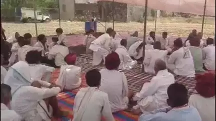 सवाई माधोपुर: सवाई माधोपुर रवाजना चौड में वीर गुर्जर समाज ने सुधार की विशाल सभा आयोजित की, पुरानी कुरुतियों पर हुई चर्चा