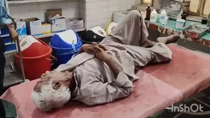 पोकरण: वार्ड संख्या 4 में घर के बाड़े में कचरा डालने से मना करने पर दबंगों ने वृद्ध पति-पत्नी पर किया जानलेवा हमला