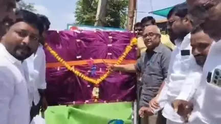 वडवणी: सोनाखोटा ते चिखलबीड येथे आमदार प्रकाश सोळंके यांच्या हस्ते अडीच कोटींच्या रस्ते कामाचा शुभारंभ