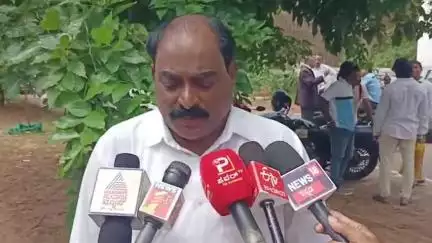 ಕಾರವಾರ: ಸೂಕ್ತ ಮೀನುಗಾರಿಕೆ ಇಲ್ಲದೆ ಮೀನುಗಾರರಿಗೆ ನಷ್ಟ. ಸರಕಾರ ಪರಿಹಾರ ನೀಡಲಿ: ನಗರದಲ್ಲಿ ಮೀನು ಮಾರಾಟ ಫೆಡರೇಷನ್ ಮಾಜಿ ಅಧ್ಯಕ್ಷ ಗಣಪತಿ ಮಾಂಗ್ರೆ