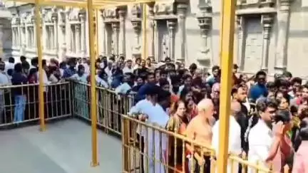 యాదగిరిగుట్ట: యాదాద్రి శ్రీ లక్ష్మీనరసింహ స్వామి ఆలయానికి పెరిగిన భక్తుల రద్దీ, కనుల పండుగగా నిర్వహించిన యాదాద్రీశుడి కళ్యాణ మహోత్సవం