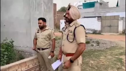 ਸੁਨਾਮ: ਸੁਨਾਮ ਪੁਲਿਸ ਵੱਲੋਂ ਨਸ਼ਾ ਤਸਕਰ ਦੀ ਪ੍ਰੋਪਰਟੀ ਨੂੰ ਕੀਤਾ ਗਿਆ ਸੀਜ ਘਰ ਦੇ ਬਾਹਰ ਲਗਾਇਆ ਗਿਆ ਨੋਟਿਸ