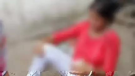 কালনা ১: মধুবনে যুবকের ঝুলন্ত মৃতদেহ উদ্ধার, আত্মহত্যার প্ররোচনা দেওয়ার অভিযোগ, গৃহবধুর বাপের বাড়ি ও প্রতিবেশীর বাড়ি ভাঙচুর