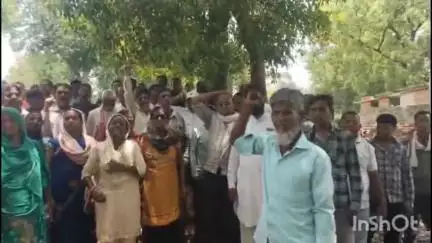 रामगढ़: गिद्दी सी लोकल सेल में सेल समिति ने किसी भी पार्टी का झंडा और बैनर नहीं लगाने को लेकर बैठक की #Jansamasya