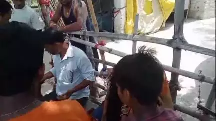 महराजगंज: कमसडा गांव के पास सड़क दुर्घटना में दो लोग घायल