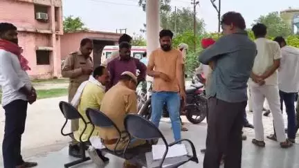 मोठ: मौठ कोतवाली क्षेत्र में कृषि कार्य करते समय किसान की मौत, दो बेटों के सिर से पिता का साया उठा