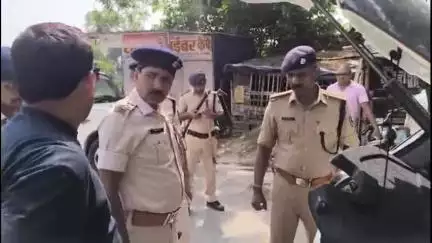 महराजगंज: महाराजगंज शहर में अपराध नियंत्रण के लिए सड़क पर उतरे डीएसपी, वाहनों की हुई जांच
