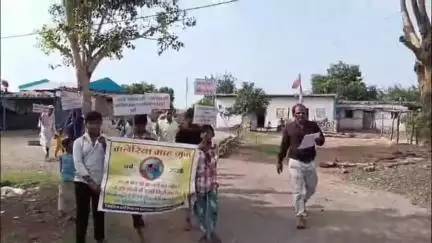बड़वाह: बड़वाह: स्वास्थ्य विभाग ने मलेरिया के प्रति जागरूकता के लिए ग्राम अरोदा में निकाली रैली