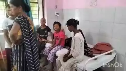 बांगरमऊ: भिखारीपुर पतासिया में पति ने पत्नी और बच्चों को घर से निकाला, जमीन के लिए की मारपीट, महिला ने कोतवाली में दी शिकायत