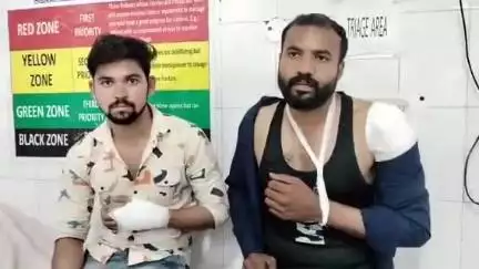 मुरादाबाद: कटघर थाना क्षेत्र में घर के बाहर शराब पीने और हुड़दंग मचाने का विरोध करने पर 5 दबंगों ने दो युवकों के साथ की मारपीट