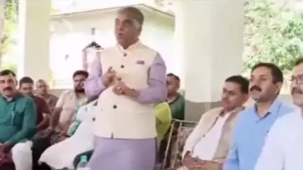 नगरोटा बगवां: भाजपा सांसद डाक्टर राजीव भारद्वाज ने रविवार को 12 बजे नगरोटा बगवां में भाजपा कार्यकर्ताओं के साथ बैठक की
