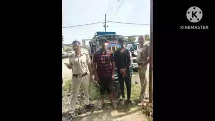 छपरा: नेवाजी टोला में उत्पाद एवं मद्य निषेध विभाग ने भारी मात्रा में विदेशी शराब के साथ दो तस्करों को किया गिरफ्तार