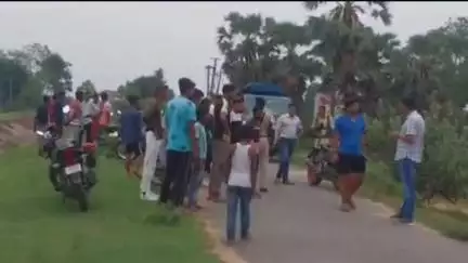 चंदनकियारी: सुतरीबेडा गांव के पास ग्रामीणों ने प्रतिबंधित मांस से लदा वाहन पकड़ा, चार फरार, हंगामा