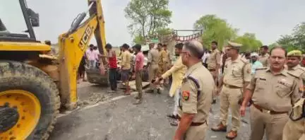कर्वी: चित्रकूट के रैपुरा बांधी भखरवारा मोड के पास हुए सड़क हादसे में एसपी बोले, 2 की हुई मौत, 9 लोग घायल