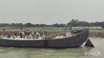মানিকচক: কামালতিপুর এলাকায় নদী ভাঙ্গন রোধের কাজ নিয়ে রীতিমতো ক্ষোভ প্রকাশ করছেন স্থানীয় বাসিন্দারা#jansamasya