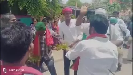 మంథని: పెద్దమ్మతల్లి ప్రతిష్టాపన కార్యక్రమంలో కమాన్పూర్ లో పోచమ్మ బోనాల సంబరాలు, బోనాలను సమర్పించిన మహిళలు