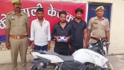 केराकत: केराकत में टैम्पो चालक पर फायरिंग की घटना का खुलासा, तीन अभियुक्तों को किया गया गिरफ्तार