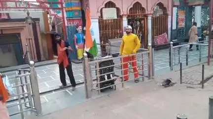 पैदल यात्री पहुंचा जनपद बागपत पगुफा वाले बाबा मंदिर
