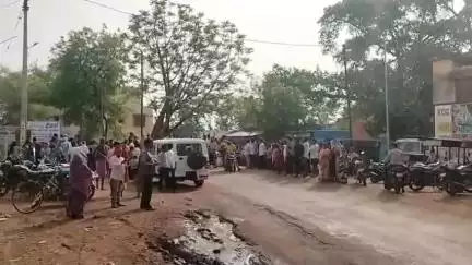 गंडई में बीमार बेटी का सुध लेकर घर लौट रहे दादा और पोते की सड़क दुर्घटना में हुई निर्मम मौत, दादी बाल-बाल बचीं