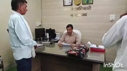 जलालाबाद: जलालाबाद के उप जिलाधिकारी ने अवैध खनन पर की छापेमारी, 4 ट्रैक्टर-ट्राली और 1 जेसीबी मशीन की गई ज़ब्त