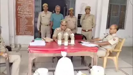 कुरावली: कुरावली पुलिस ने 1 आरोपी को 45 लीटर अवैध कच्ची शराब और शराब बनाने के उपकरण के साथ किया गिरफ्तार, 100 लीटर लहन किया नष्ट