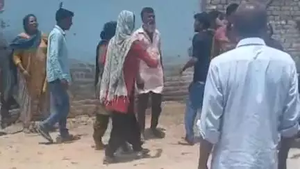 पीलीभीत: धनेगा गांव में मामूली कहासुनी को लेकर हुए विवाद के बाद 2 पक्षों में जमकर चले लाठी-डंडे, वीडियो सोशल मीडिया पर हुआ वायरल