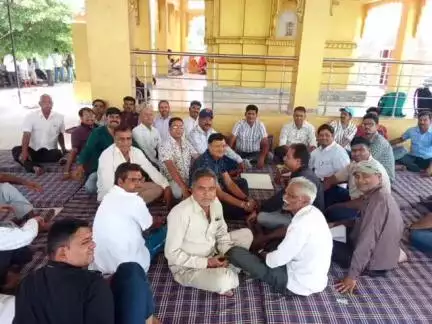झाडोल: लक्ष्मी नारायण मंदिर में पूर्बिया समाज की दो दिवसीय बैठक संपन्न हुई