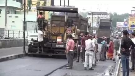 धनबाद/केंदुआडीह: धनबाद: बैंक मोड फ्लाईओवर मरम्मत कार्य अंतिम चरण में, 18 जून तक पूरा होने की संभावना, अधिकारियों ने किया निरीक्षण