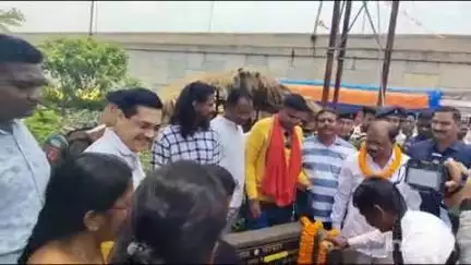 घाटशिला: घाटशिला प्रखंड के उत्तरी मऊभंडार पंचायत में शिक्षा मंत्री ने पीसीसी पथ का शिलान्यास किया