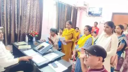 मझौलिया: मझौलिया सामुदायिक स्वास्थ्य केंद्र में 92 एएनएम ने योगदान दिया
