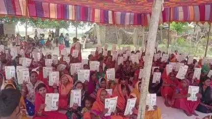 घाट कुसुंभा: घाट कुसुंभा प्रखंड के डीह कुसुंभा में रविवार को महिला संवाद कार्यक्रम आयोजित