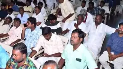 பவானி: கவுந்தப்பாடி தனியார் திருமண மண்டபத்தில் அதிமுக சார்பில் பூத் கமிட்டி ஆலோசனை கூட்டம் நடைபெற்றது