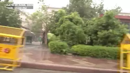 Delhi: Heavy Rain lashes parts of the city