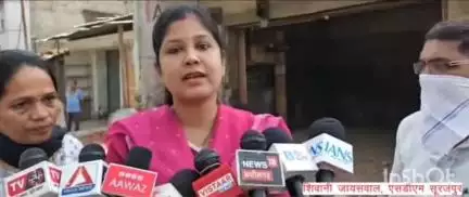 सूरजपुर: अवैध अतिक्रमण पर प्रशासन का बुलडोजर, अतिक्रमण हटाकर कराया गया कब्जा मुक्त: शिवानी जायसवाल, एसडीएम सूरजपुर