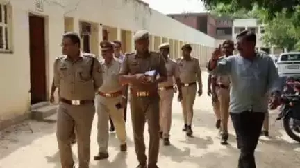 फूलपुुर: उत्तर प्रदेश संयुक्त प्रवेश परीक्षा के दौरान डीसीपी गंगानगर ने परीक्षा केंद्रों का किया निरीक्षण