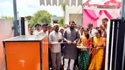 बुलढाणा: शहरातील सुंदरखेड परिसरात शेतकरी नेते रविकांत तुपकर यांच्या हस्ते बळीराजा दूध डेअरी व बळीराजा ॲक्वा प्लॅन्टचे उद्घाटन