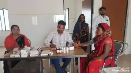 लालगंज: हलिया विकासखंड के पांच प्राथमिक स्वास्थ्य केंद्रों पर मुख्यमंत्री जन आरोग्य मेले का हुआ आयोजन