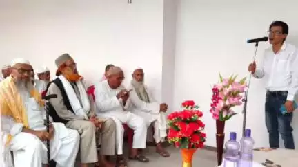 मौदहा: मौदहा नगर में मुशायरे में शायरों ने आज के हालातों का किया सटीक चित्रण