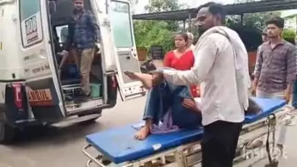 शिकोहाबाद: मक्खनपुर बाईपास बना मौत का रास्ता: कार और ट्रैक्टर की भिड़ंत में युवक की मौत, दो युवतियां घायल