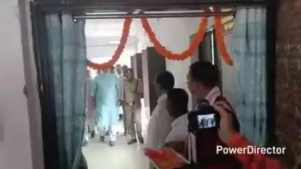 तेघरा: तेघड़ा प्रखंड में केंद्रीय मंत्री गिरिराज सिंह ने बीस सूत्री कार्यालय का उद्घाटन किया