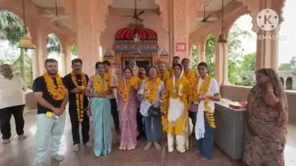 खानपुर: खानपुर कस्बे में आदि कैलाश ओम पर्वत की यात्रा कर वापस पहुंचे यात्रियों का कस्बेवासियों ने किया भव्य स्वागत