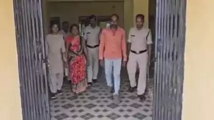 सामरी कुसमी: महिला ने पति के साथ मिलकर प्रेमी की चाकू मारकर की हत्या, ग्राम महुआ टोली की घटना, करौंधा थाना का मामला
