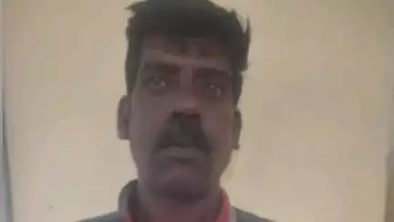அரூர்: நடுவளவு கிராமத்தில் வன விலங்குகளை வேட்டையாட வைத்திருந்த இரண்டு நாட்டு துப்பாக்கி வைத்திருந்தவர் கைது அரூர் போலீஸ் விசாரணை