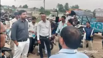 नैनपुर: नैनपुर एसडीएम आशुतोष महादेव ठाकुर ने किया नगर के खाद गोदाम का औचक निरीक्षण