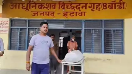इटावा: बल्लो की गढ़िया में 4 माह की गर्भवती विवाहिता ने फांसी लगाकर की आत्महत्या, भाई ने ससुराल पक्ष पर प्रताड़ना का आरोप लगाया