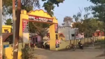डलमऊ: एक किशोरी ने अपने सगे चाचा पर मारपीट और छेड़छाड़ का आरोप लगाते हुए गदागंज थाने में की शिकायत