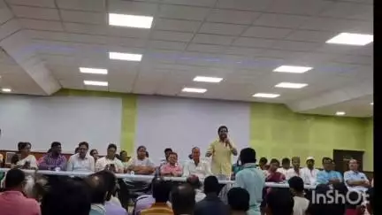 বরজোড়া: বড়জোড়ায় ব্লক তৃণমূল কংগ্রেসের তরফে বিশেষ সাংগঠনিক বৈঠক ও আলোচনার সভা অনুষ্ঠিত হল, উপস্থিত ব্লক সভাপতি ও বিধায়ক