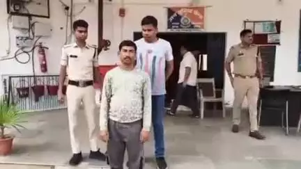 राजपुर: ग्राम कर्रा में लोगों का इलाज कर रहे झोलाछाप डॉक्टर को पुलिस ने किया गिरफ्तार